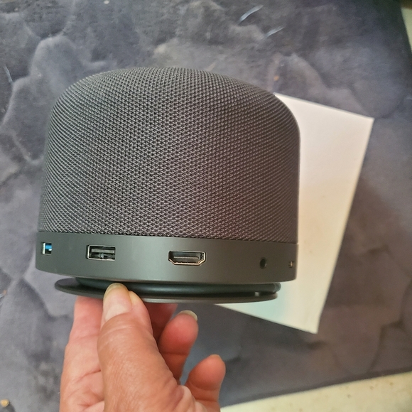 Like New 12 in 1 USB C Hub with speaker and wireless charger - Picture 3 of 9